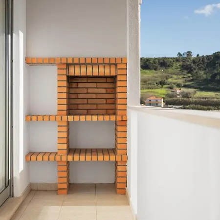 Ocean Getaway - Private Parking In The Center Of Apartment Nazaré