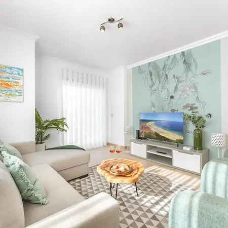 Ocean Getaway - Private Parking In The Center Of דירה *
