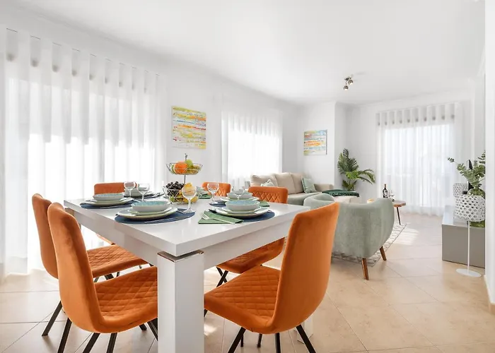 Ocean Getaway - Private Parking In The Center Of 아파트